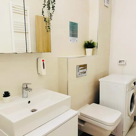 Exclusive 1br With Balcony On Splaiul Independentei * بوخارست
