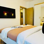 Exclusive 1br With Balcony On Splaiul Independentei בוקרשט