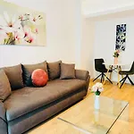 Exclusive 1br With Balcony On Splaiul Independentei דירה