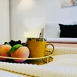 Exclusive 1br With Balcony On Splaiul Independentei דירה בוקרשט
