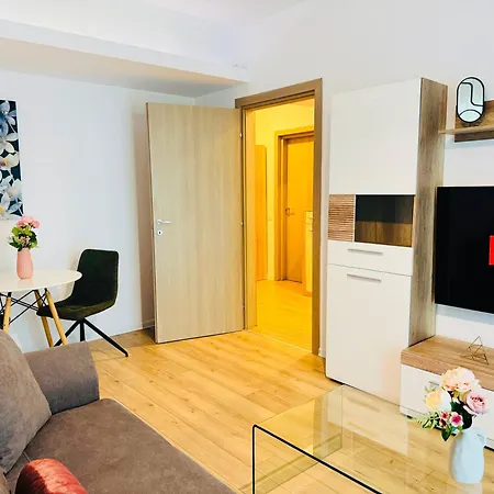 Exclusive 1br With Balcony On Splaiul Independentei דירה
